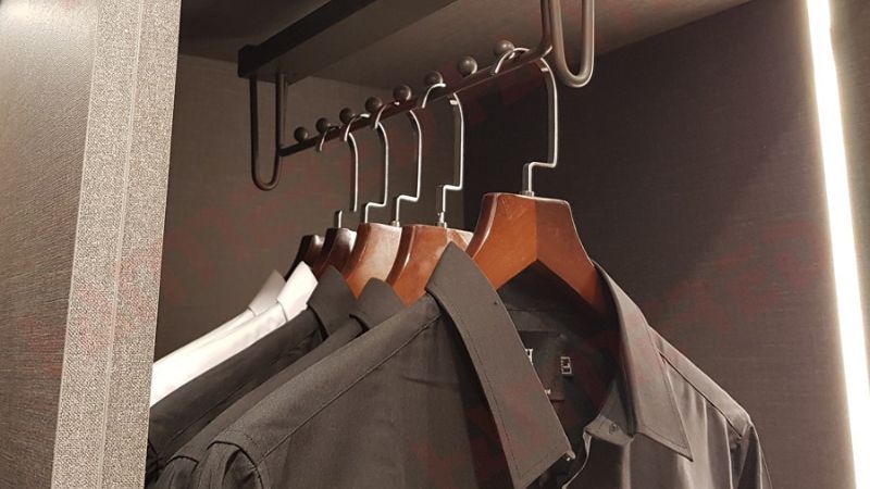 Choosing the wrong type of clothing hanger