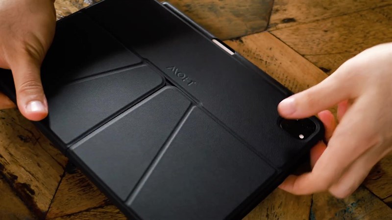 Tính năng đầu tiên của Moft Snap Float Folio là dùng để bảo vệ iPad.