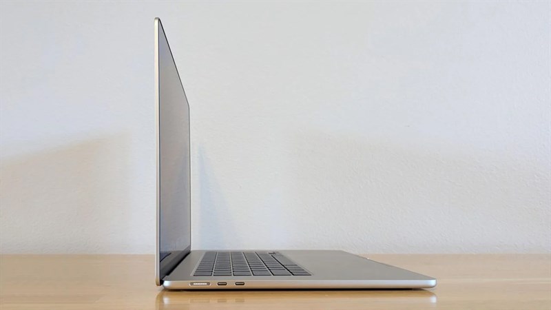 Thiết kế vuông vắn, mỏng nhẹ sẽ luôn là đặc trưng dễ nhận biết của MacBook Air 15 inch M3