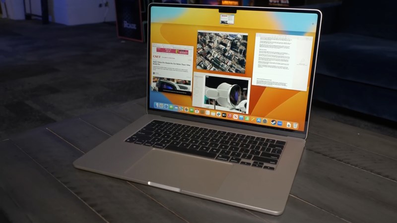 MacBook Air 15 inch M3 vẫn được trang bị màn hình tai thỏ rộng 15.3 inch như thế hệ trước