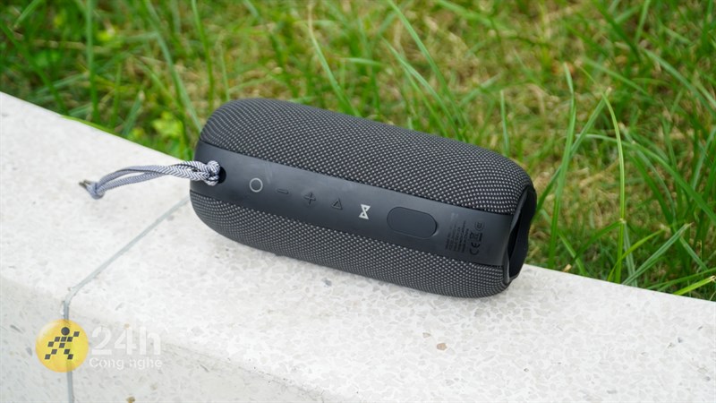 Monster SuperStar S320 sẽ là người bạn tuyệt vời cho những bữa tiệc trong nhà hoặc ngoài trời