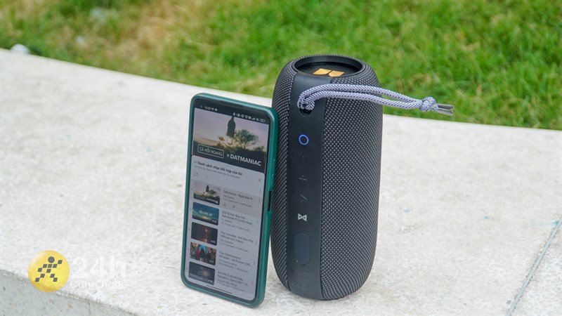 Monster SuperStar S320 mang lại chất âm lớn và thiên nhiều về bass