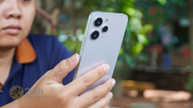 Sở hữu mặt lưng kính, nhiều màu sắc là ưu điểm của Redmi 1 Sở hữu mặt lưng kính, nhiều màu sắc là ưu điểm của Redmi 1