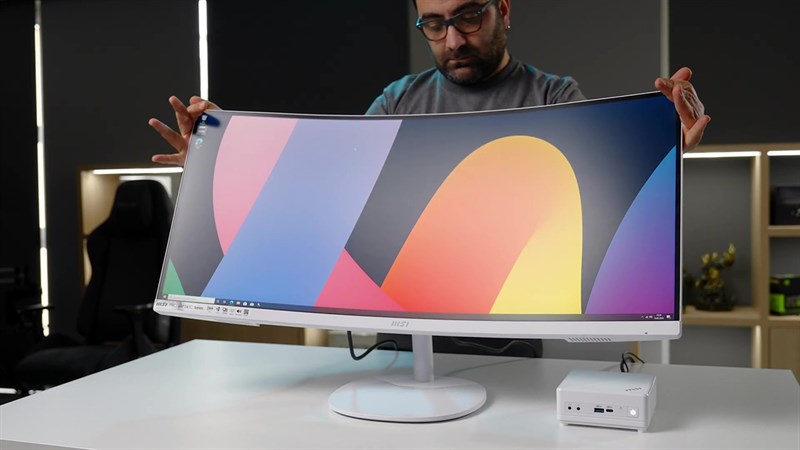 Trải nghiệm xem phim hay giải trí đa phương tiện trên MSI Pro MP341CQW sẽ rất hứa hẹn đấy!