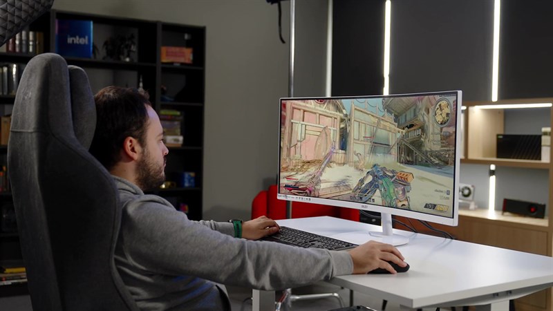 Với kích thước 809.3 x 469.5 x 237.0 mm và khối lượng từ 7.7 kg, MSI Pro MP341CQW rất gọn nhẹ khi so với kích thước màn hình 34 inch của mình.