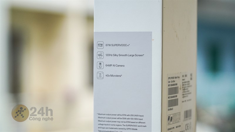 Các thông số cơ bản của OPPO A98 5G được in trên cạnh bên của hộp