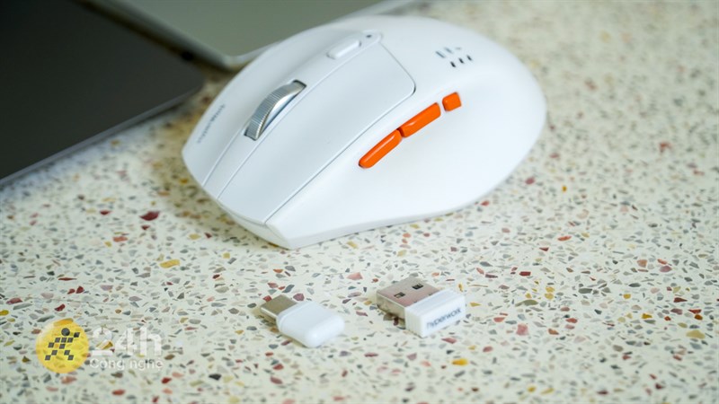 Hyperwork Silentium MS01 có con lăn làm từ inox cho cảm giác vuốt cực kỳ mượt. Hyperwork Silentium MS01 có con lăn làm từ inox cho cảm giác vuốt cực kỳ mượt.