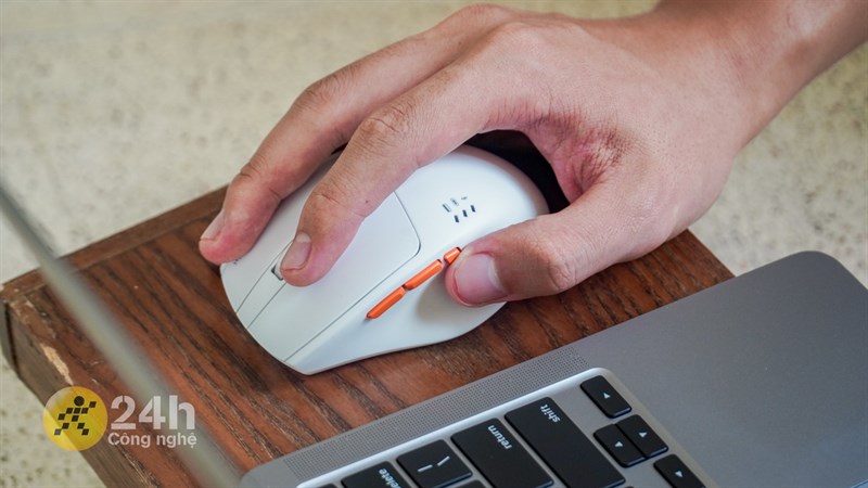 Hyperwork Silentium MS01 được hoàn thiện tốt với kiểu dáng công thái học mang lại trải nghiệm sử dụng thoải mái cho người dùng Hyperwork Silentium MS01 được hoàn thiện tốt với kiểu dáng công thái học mang lại trải nghiệm sử dụng thoải mái cho người dùng