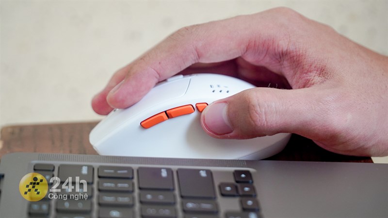 Hơi đáng tiếc khi Hyperwork Silentium MS01 không có phần mềm đi kèm để người dùng custom các phím macro Hơi đáng tiếc khi Hyperwork Silentium MS01 không có phần mềm đi kèm để người dùng custom các phím macro