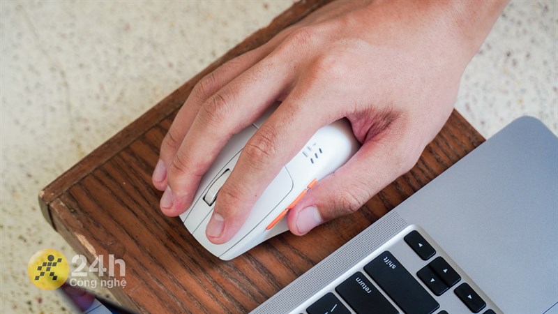 Cảm giác sử dụng Hyperwork Silentium MS01 cực kỳ thoải mái và đằm tay. Cảm giác sử dụng Hyperwork Silentium MS01 cực kỳ thoải mái và đằm tay.