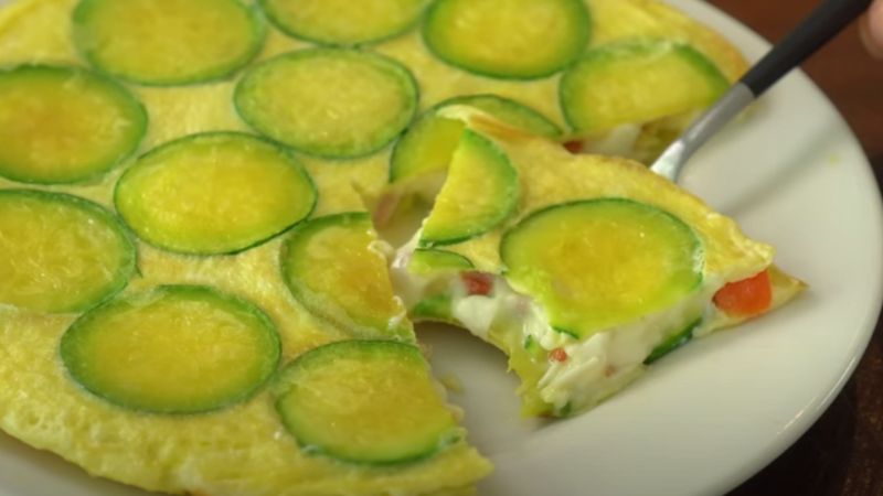 How to make greasy cheese zucchini pizza, the whole family loves it