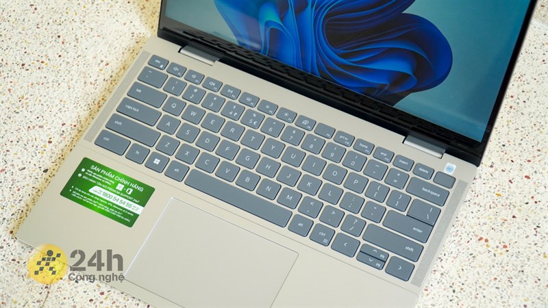 Dell Inspiron 7430 sở hữu bàn phím TKL quen thuộc Dell Inspiron 7430 sở hữu bàn phím TKL quen thuộc