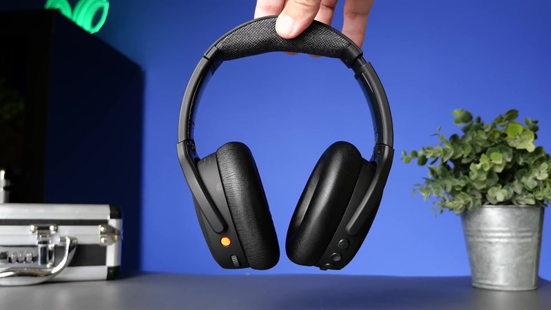 Skullcandy Crusher ANC 2 cũng được trang bị tính năng điều khiển bằng giọng nói. Skullcandy Crusher ANC 2 cũng được trang bị tính năng điều khiển bằng giọng nói.
