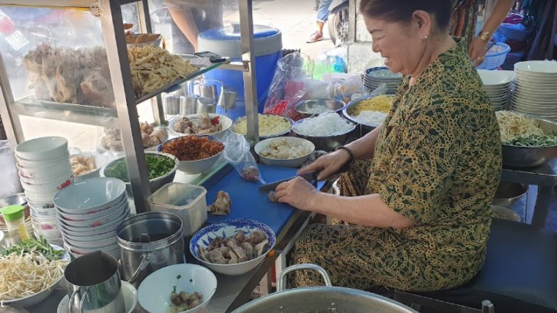 Uniquely, the noodle shop is only for women, with more than 30 years of seniority in District 4