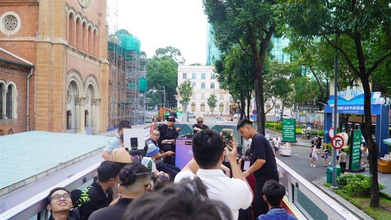 Toàn cảnh sự kiện trải nghiệm Redmi 12 trên Bus Tour