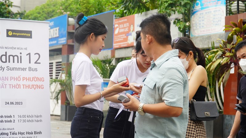 Toàn cảnh sự kiện trải nghiệm Redmi 12 trên Bus Tour