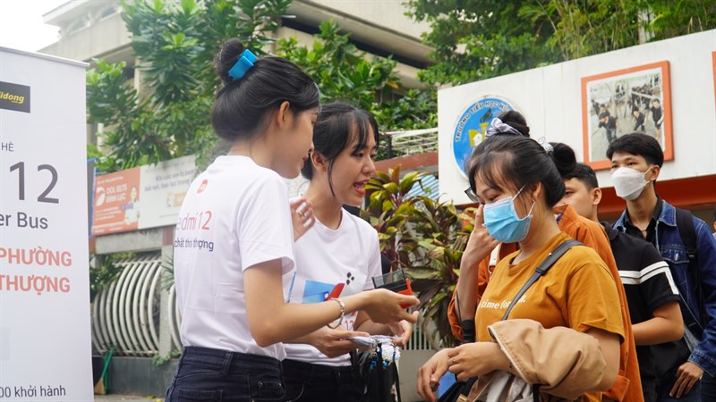 Toàn cảnh sự kiện trải nghiệm Redmi 12 trên Bus Tour