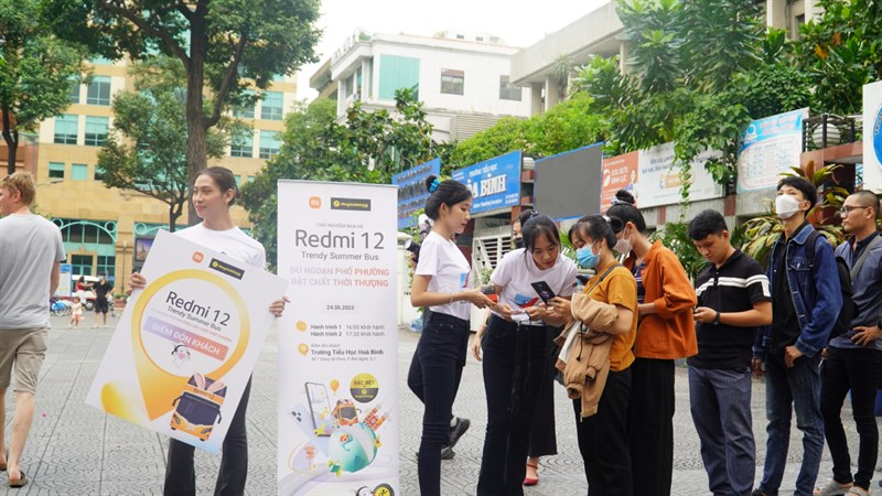 Toàn cảnh sự kiện trải nghiệm Redmi 12 trên Bus Tour