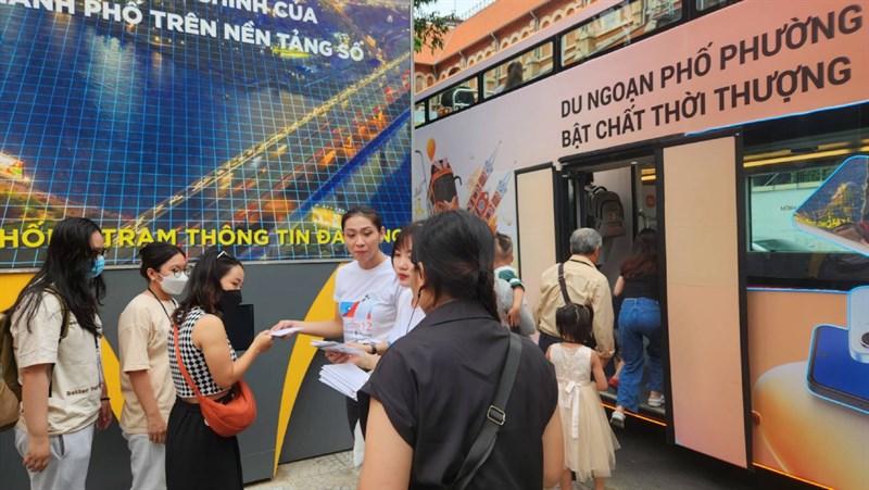 Toàn cảnh sự kiện trải nghiệm Redmi 12 trên Bus Tour