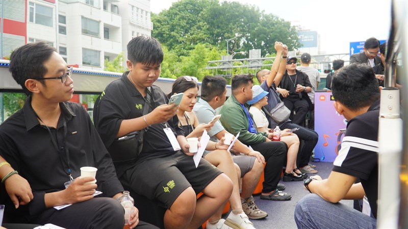Toàn cảnh sự kiện trải nghiệm Redmi 12 trên Bus Tour