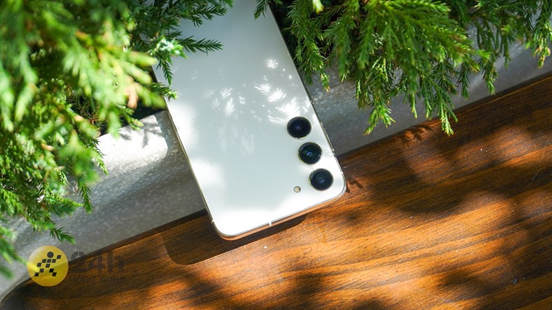 Mua sắm thả ga loạt điện thoại thiết kế đẹp mắt năm 2023 giảm 13 triệu