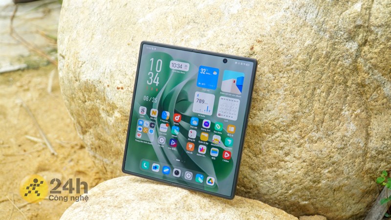 Vivo X Fold2 còn được trang bị dung lượng RAM 12 GB Vivo X Fold2 còn được trang bị dung lượng RAM 12 GB