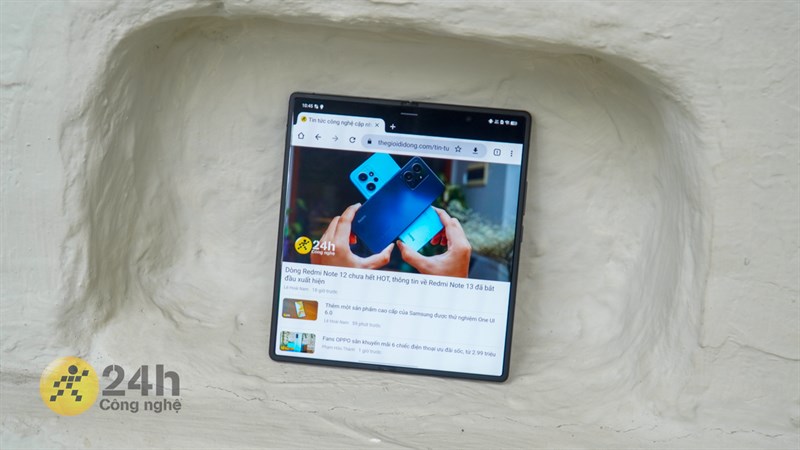 Vivo X Fold2 sở hữu hiệu năng mạnh mẽ với Snapdragon 8 Gen 2. Vivo X Fold2 sở hữu hiệu năng mạnh mẽ với Snapdragon 8 Gen 2.