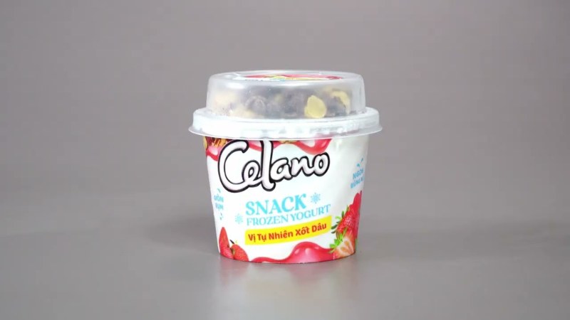 Kem sữa chua trân châu xốt dâu Celano Snack ly 75g