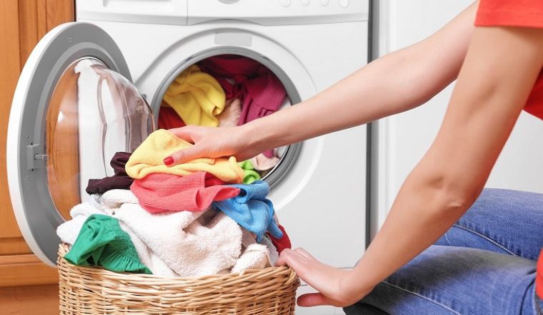 Nguyên nhân và cách khắc phục máy giặt bị rung lắc khi giặt quần áo