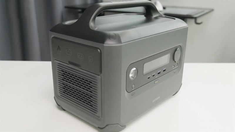 Ugreen PowerRoam 1200W có kết cấu chắc chắn, bền bỉ và đáng tin cậy.