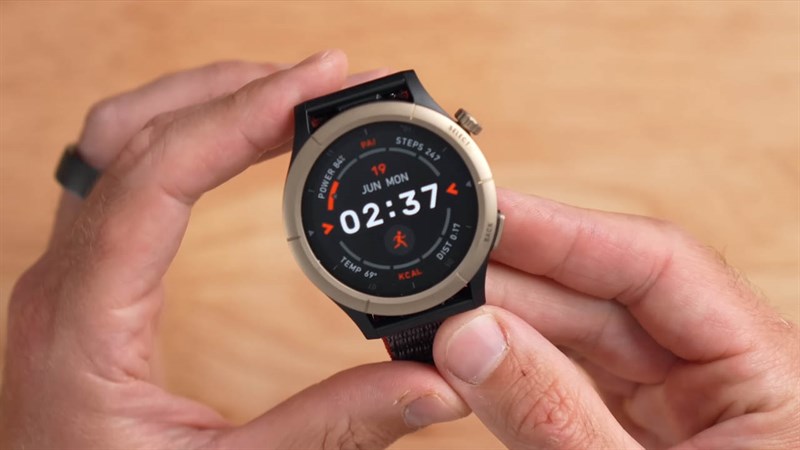 Trên tay Amazfit Cheetah Pro