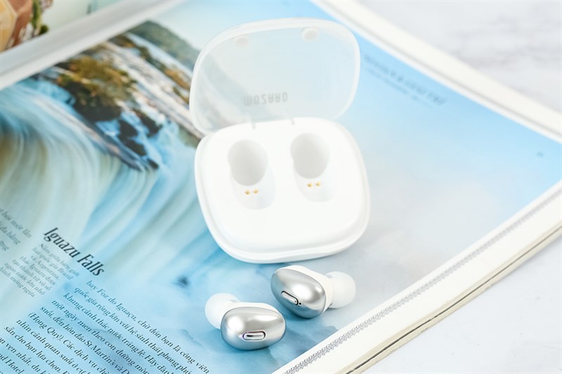 Tai nghe màu trắng sang trọng, pin dùng cực lâu giảm 50%+ chỉ từ 225K