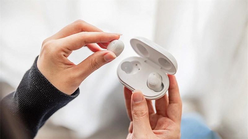 Tai nghe màu trắng sang trọng, pin dùng cực lâu giảm 50%+ chỉ từ 225K