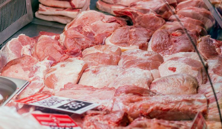 Giá thịt heo hôm nay 27/06/2023: Chân giò heo giảm mạnh đến 17%