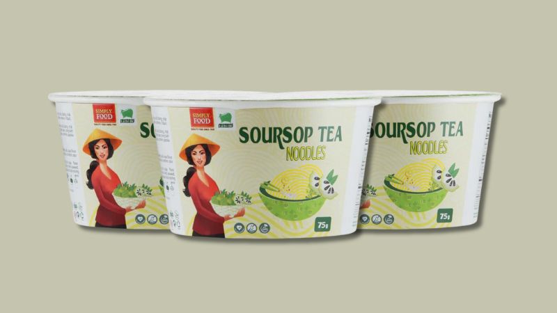 Mì trà mãng cầu Simply Food được thiết kế dạng tô giấy lớn tiện dụng