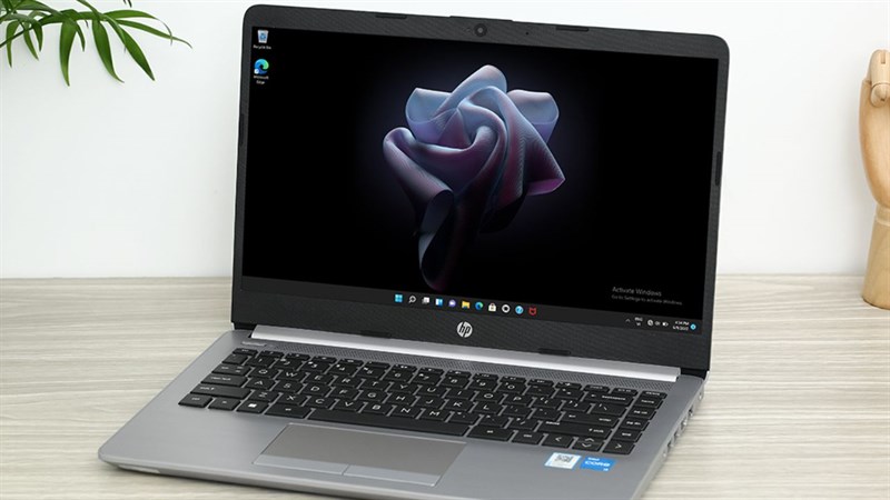 Laptop HP 240 G8 i3 (6L1A1PA) - laptop cho sinh viên giá rẻ 