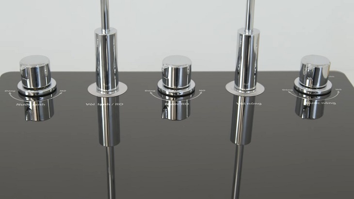 Vòi nóng - lạnh riêng biệt