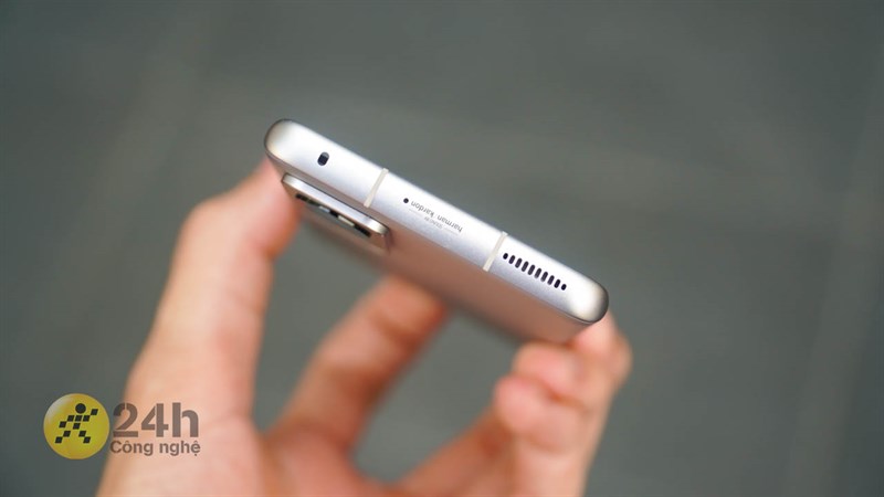 Xiaomi 12 cũng khá chú trọng đến âm thanh trên thiết bị