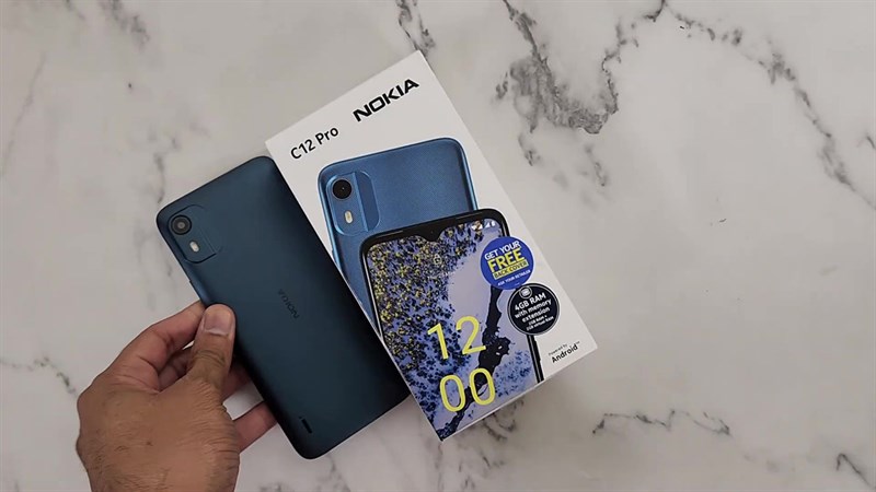 Nokia C12 Pro có phong cách thiết kế hộp đựng rất quen thuộc với những người dùng đã từng trải nghiệm qua các điện thoại đến từ thương hiệu Nokia.