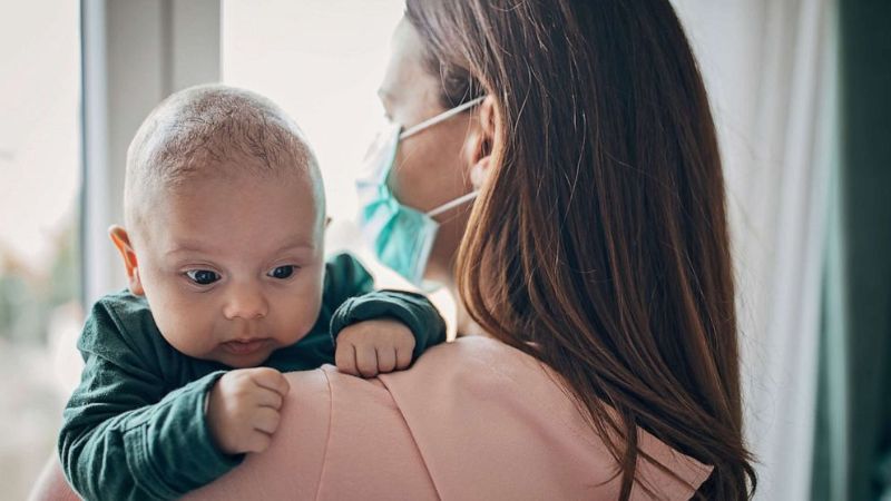 Những lợi ích khi mẹ bị F0 cho con bú sữa mẹ