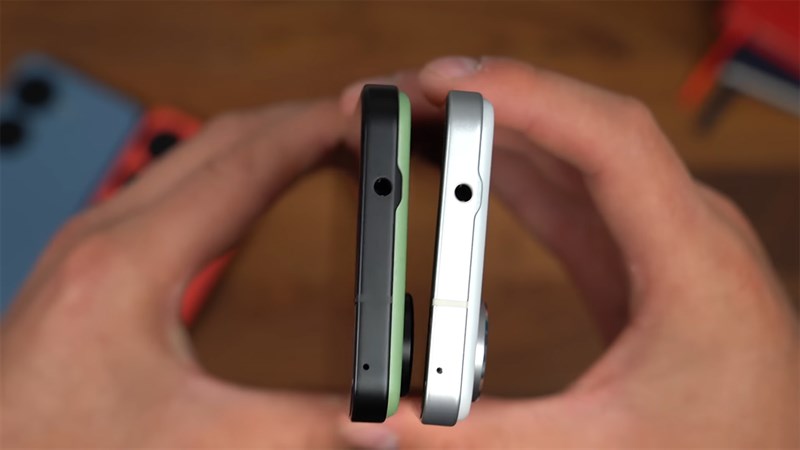 Cạnh trên chứa mic, cổng cắm tai nghe chuẩn 3.5 mm Cạnh trên chứa mic, cổng cắm tai nghe chuẩn 3.5 mm