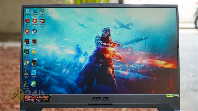 Màn hình chống chói cũng là một điểm cộng để giúp mình làm việc hiệu quả trong điều kiện ánh sáng gắt