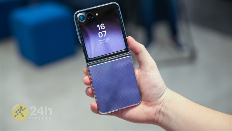 Galaxy Z Flip5 giá bao nhiêu với chip Snapdragon 8 Gen 2 mạnh mẽ, màn phụ khổng lồ? Galaxy Z Flip5 giá bao nhiêu với chip Snapdragon 8 Gen 2 mạnh mẽ, màn phụ khổng lồ?