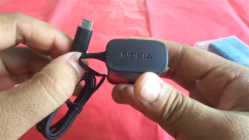 Thêm bộ sạc micro USB