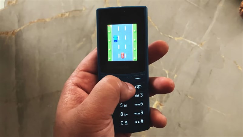 Cấu hình của Nokia 106 4G đảm bảo bạn có thể sử dụng thoải mái các tác vụ thông thường và chơi game cổ điển