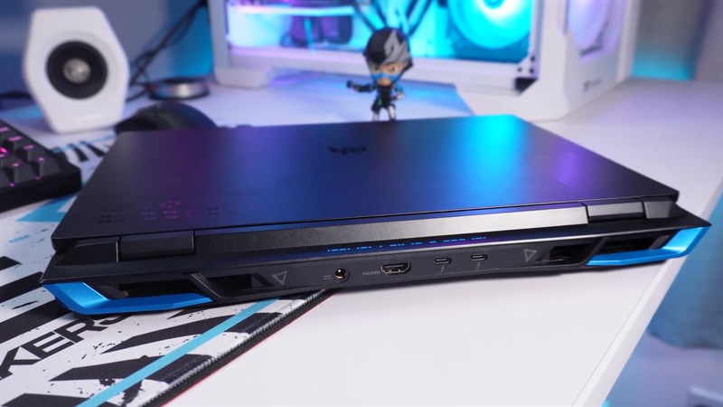 Phần hốc tản nhiệt của Acer Predator Helios Neo 16 được thiết kế hầm hố, đẹp mắt