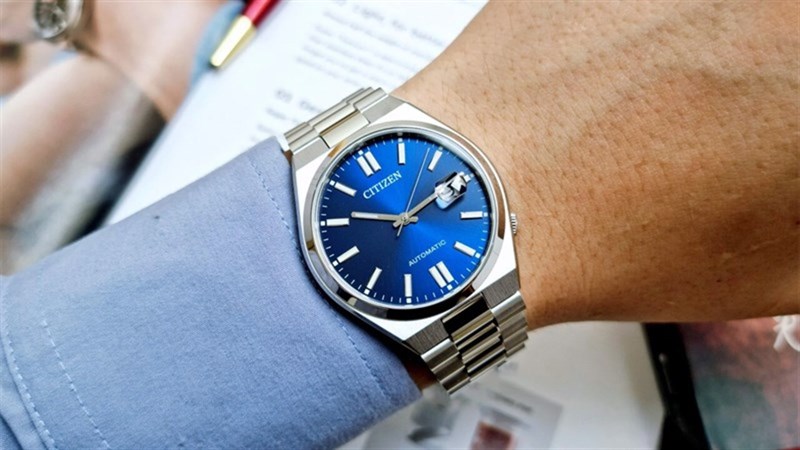 Đồng hồ Citizen được thiết kế rất phù hợp với nam giới Châu Á. Đồng hồ Citizen được thiết kế rất phù hợp với nam giới Châu Á.