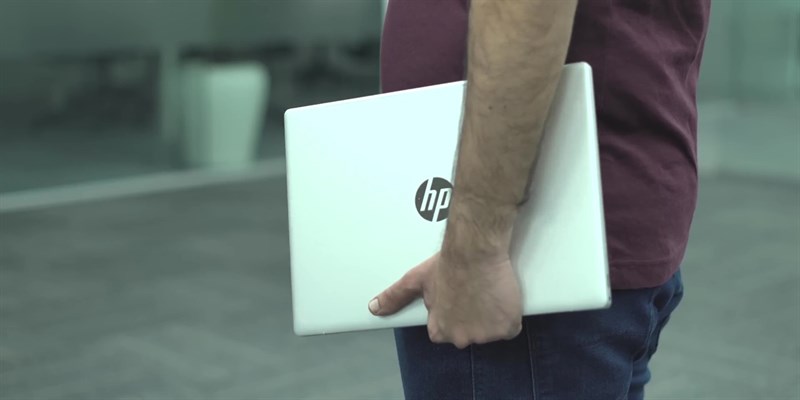 HP Pavilion Plus 14 có một tổng thể rất chắc chắn với độ bền chuẩn quân đội MIL-STD-810H của Hoa Kỳ.