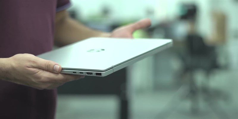 HP Pavilion Plus 14 có khối lượng là 1.4 kg cùng độ dày 1.89 cm.