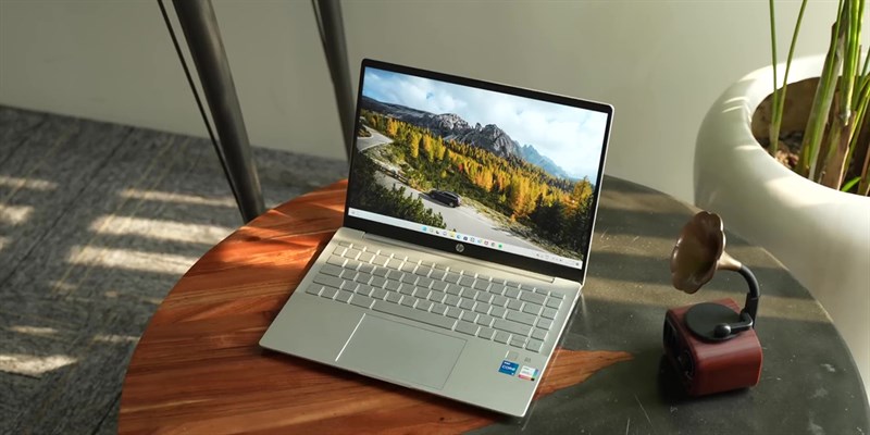 Viên pin 3-cell, 51 Wh trên HP Pavilion Plus 14 mang đến thời lượng sử dụng ở mức trung bình.